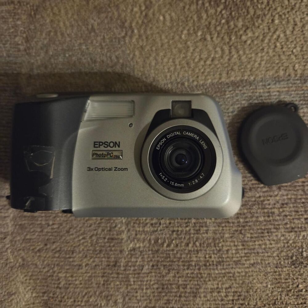 Vintage Epson PhotoPC 750Z Digital Camera 3x Optical Zoom Y2K Digicam Lens Cap